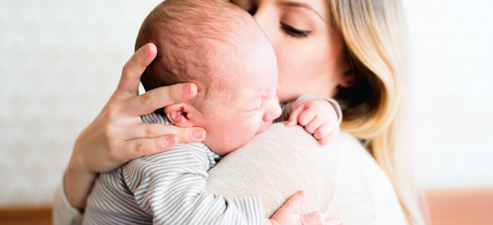 Gylp, gråd, dårlig søvn – har din baby refluks-sygdom?